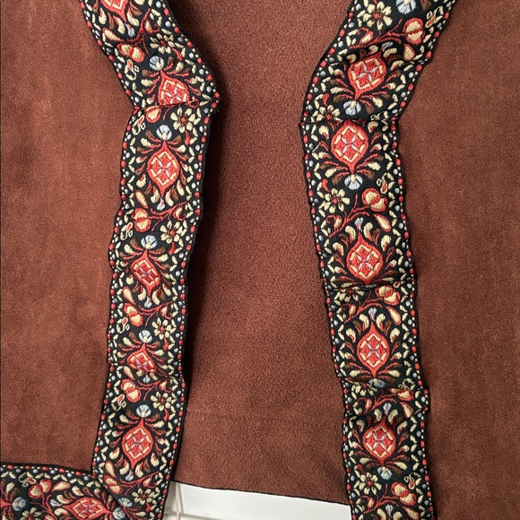 EARTHBOUND Trading Vest Brown Embroidered Cropped SZ M Boho Festival - Picture 2 of 4